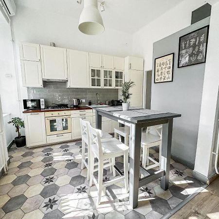 Dob Duplex Apartment Будапеща Екстериор снимка